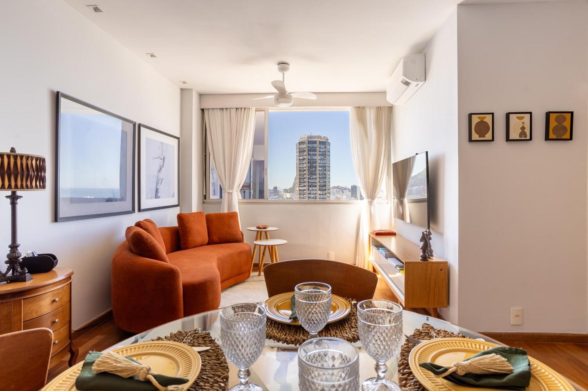 Apartamento Vista Mar Leblon - Sofisticacao, E Conforto